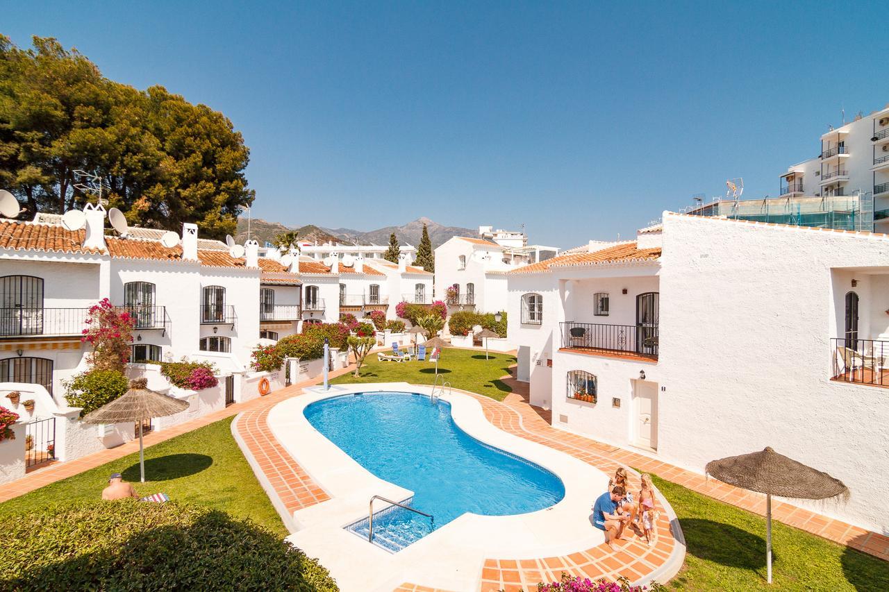 Los Pinos 23 Villas Casasol Нерха Екстериор снимка