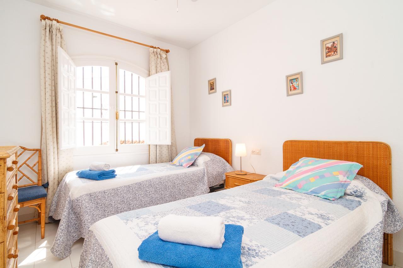 Los Pinos 23 Villas Casasol Нерха Екстериор снимка