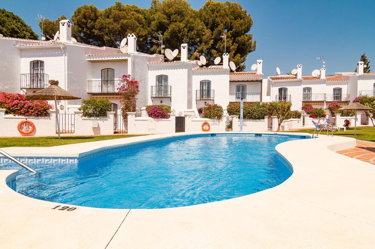Los Pinos 23 Villas Casasol Нерха Екстериор снимка